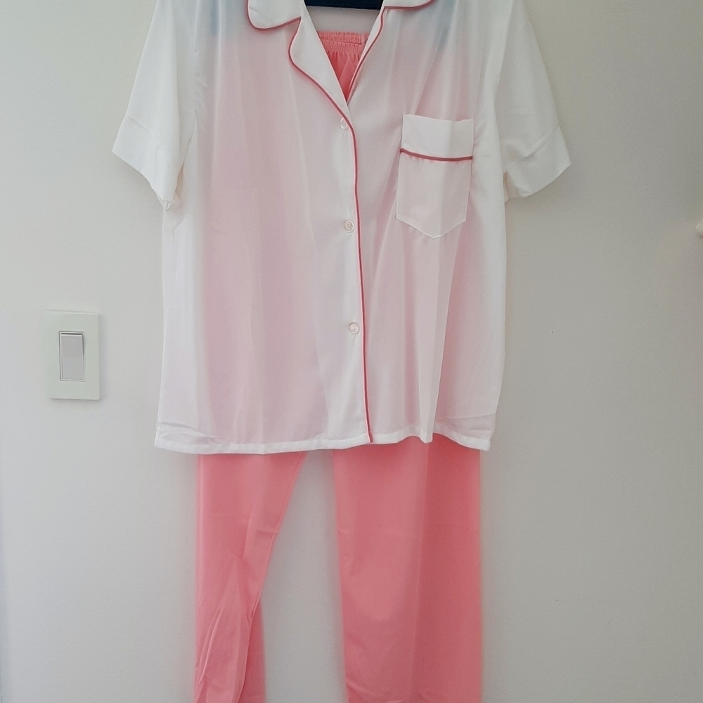RADCLIFFE PAJAMA SET - Picture 2 of 12